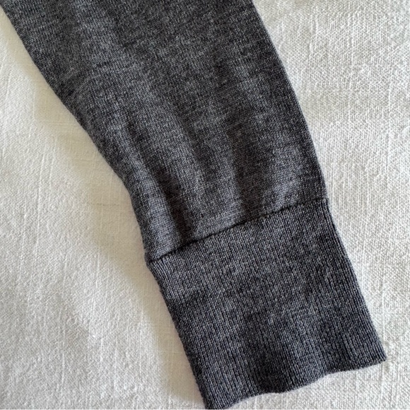 Banana republic gray turtleneck long sleeve sweater - Picture 6 of 7